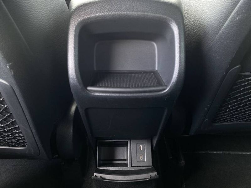 Mercedes-Benz GLA (2024) 180 d - fotka 23 z 25