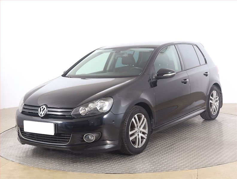Volkswagen Golf (2012) 1.2 TSI, Park. senzory - fotka 2 z 15