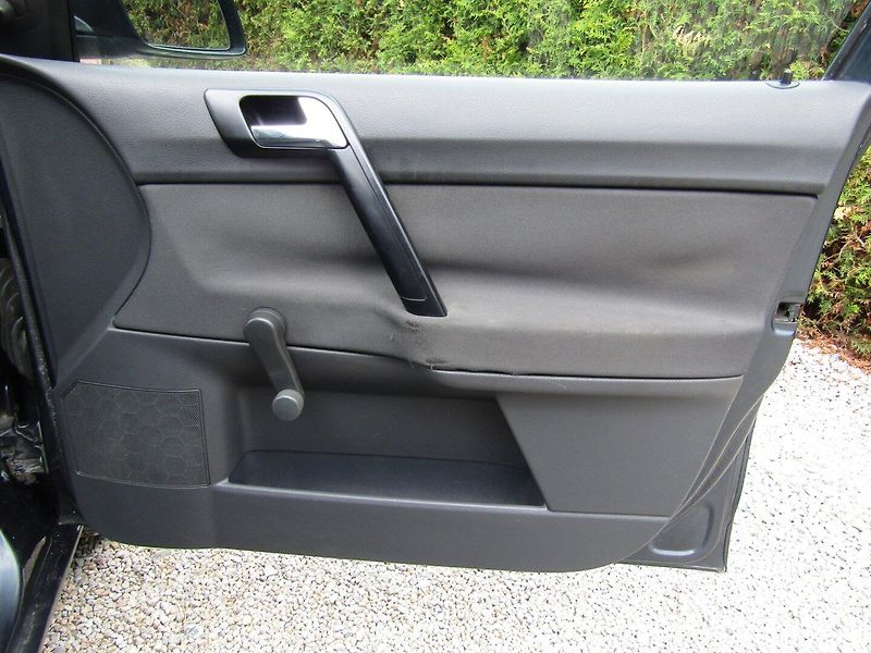 Volkswagen Polo (2005) 1.2i 40kW   CZ PŮVOD - fotka 26 z 31
