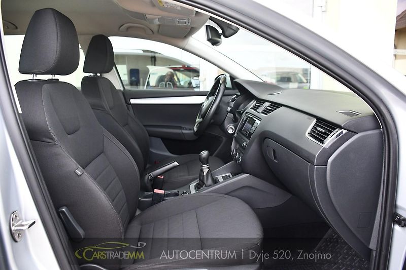 Škoda Octavia 2,0TDi - fotka 16 z 47