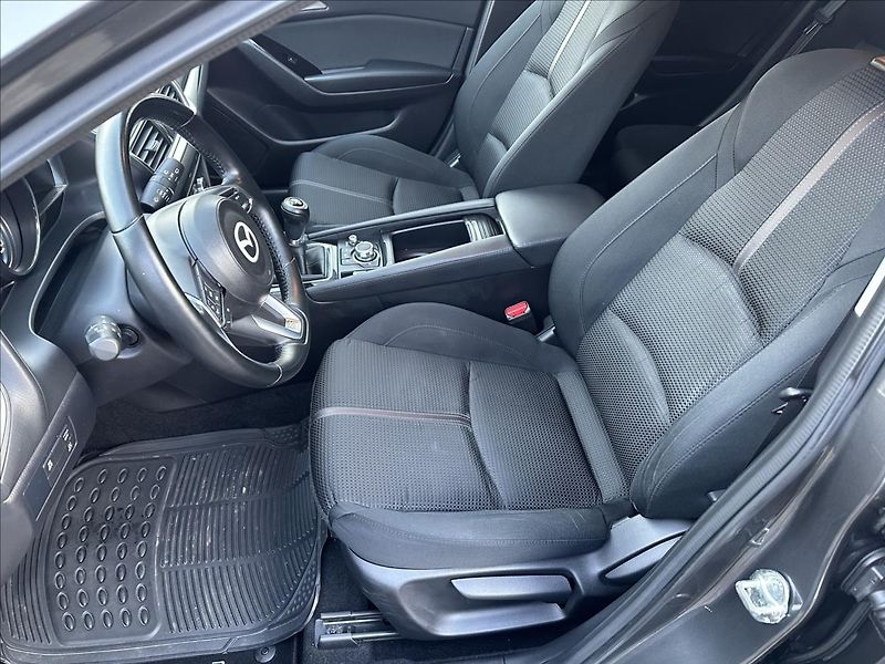 Mazda 3 2,0 EXCLUSIVE G120 - fotka 12 z 26