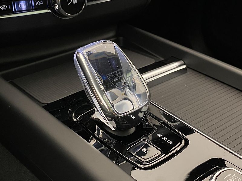 Volvo XC60 T8 AWD RECHARGE BLACK EDITION - fotka 28 z 61