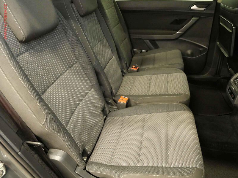 Volkswagen Touran (2017) 1.6TDi, 2.maj, Aut.klima - fotka 14 z 23