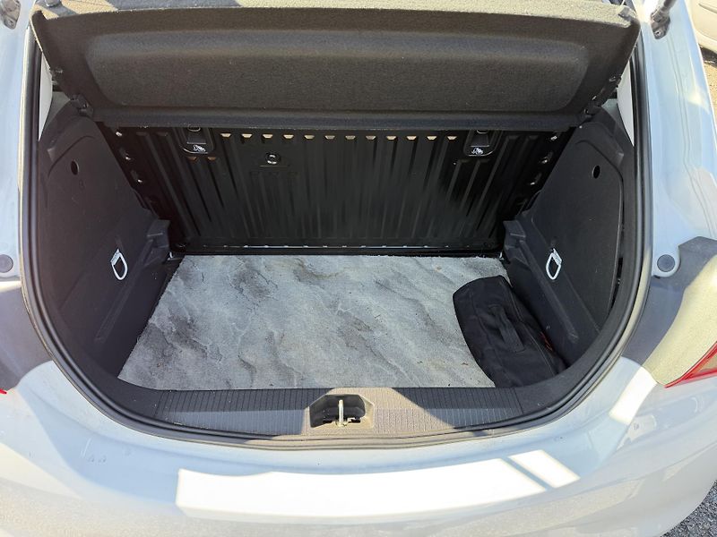 Opel Corsa 1.2i 51KW - fotka 10 z 19