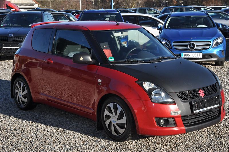 Suzuki Swift 1.3i 68kW - fotka 2 z 16