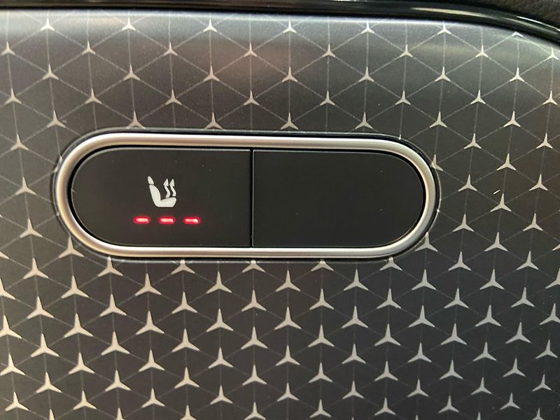Mercedes-Benz GLA 180 LED Kamera Vyhř.Volant - fotka 9 z 13