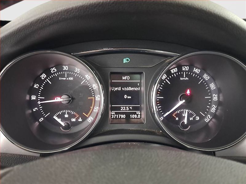 Škoda Superb (2012) 2.0 TDI, 4X4, levný provoz - fotka 11 z 22