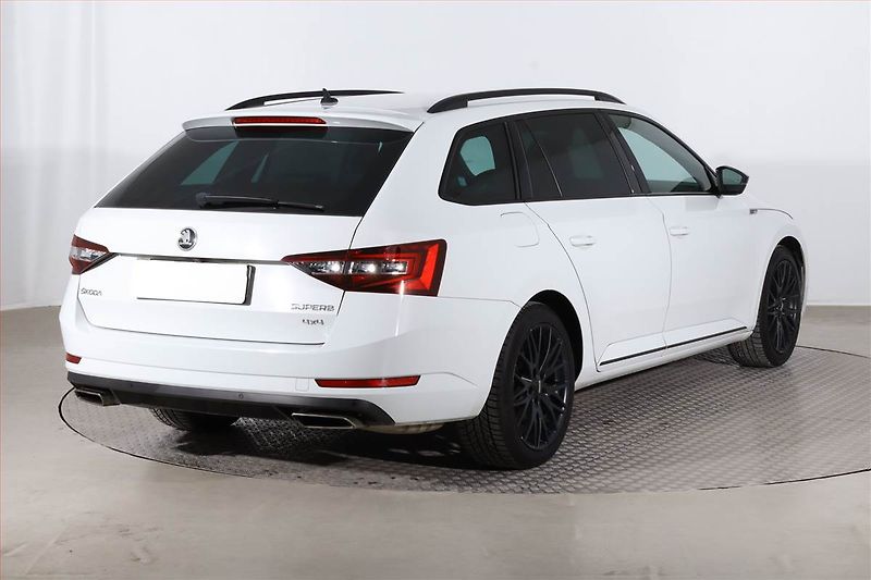 Škoda Superb (2017) 2.0 TSI, 4X4, Automat, Kůže - fotka 5 z 32