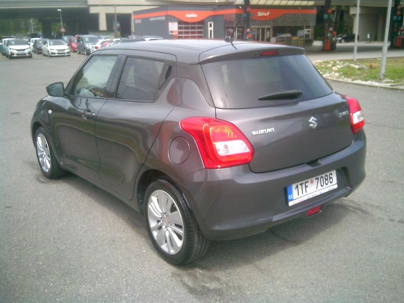Suzuki Swift (2017) 1.2i KOUPENO ČR,1.MAJITEL - fotka 3 z 12