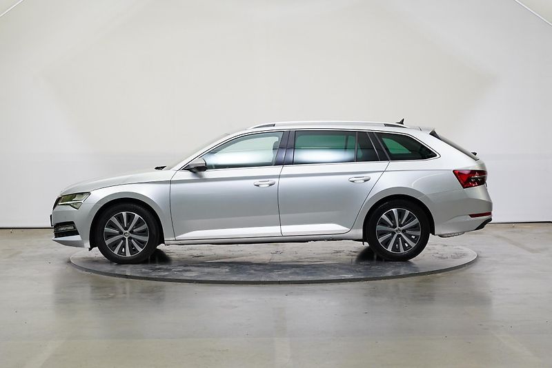 Škoda Superb - fotka 3 z 27