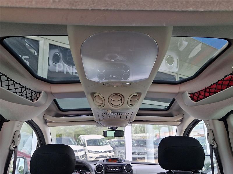 Peugeot Partner 1,6 HDi PANORAMA +ZIMNÍSADAKOL - fotka 18 z 32
