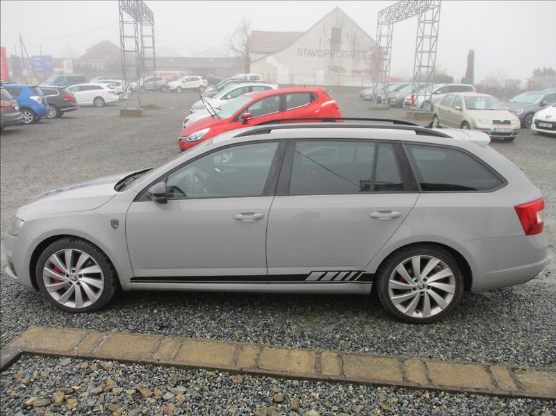 Škoda Octavia 2,0 TDI RS, DSG,serviska,navi, - fotka 8 z 42