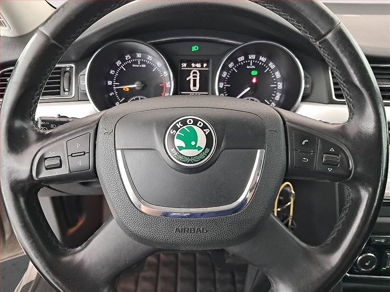 Škoda Superb (2011) 2.0 TDI, Automat, Navi, Xenony - fotka 18 z 18