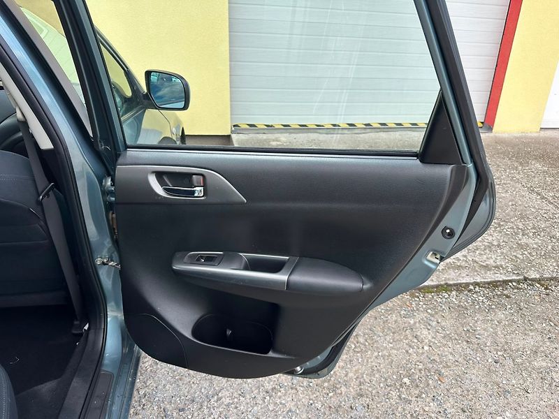 Subaru Impreza 1.5i 79kW/2xPNEU/ESP - fotka 17 z 23