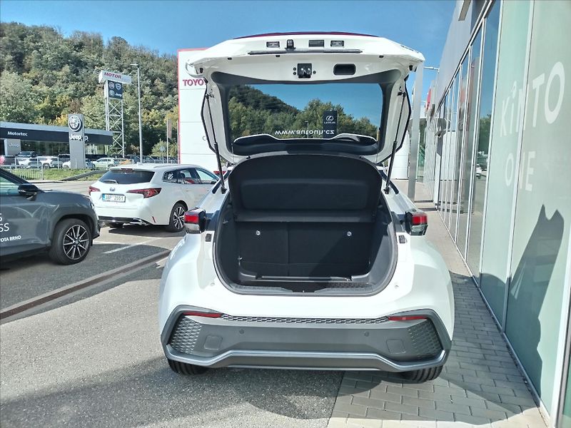 Toyota C-HR (2026) 1.8 HYBRID e-CVT  STYLE - fotka 10 z 12