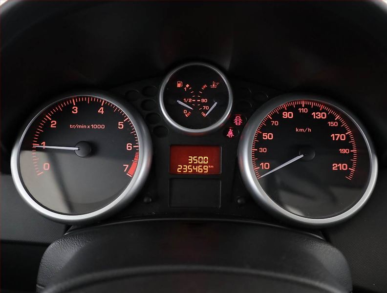 Peugeot 207 (2006) 1.4, v provozu - fotka 8 z 12