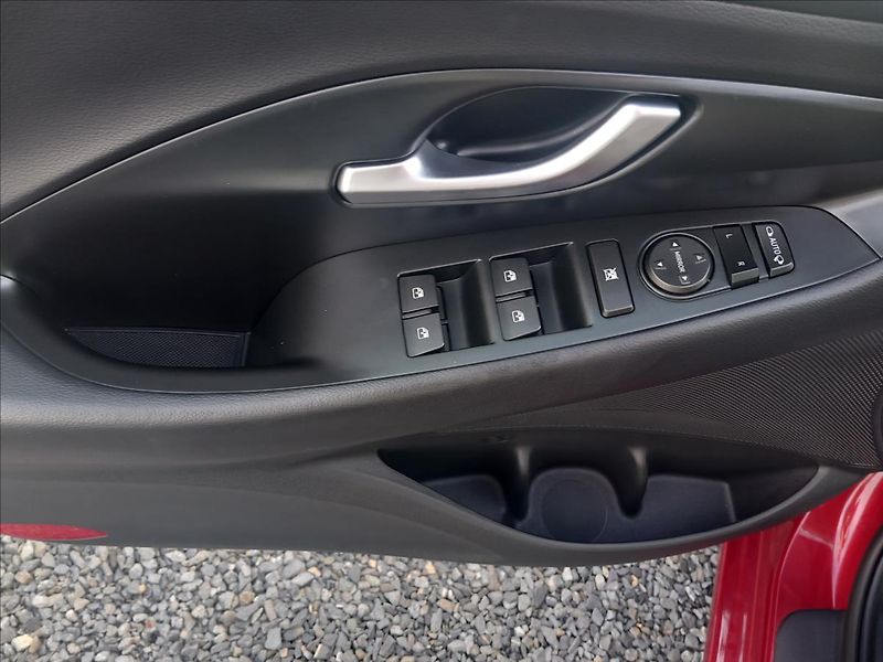 Hyundai i30 1,5 l Comfort Climate - fotka 14 z 18
