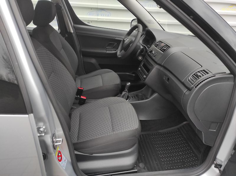 Škoda Roomster 1,2TSi 63kW, Klima, Tažné - fotka 7 z 18