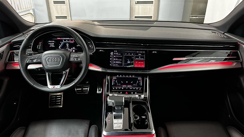 Audi Q8 (2025) S LINE / ZÁRUKA / TOP STAV - fotka 22 z 44