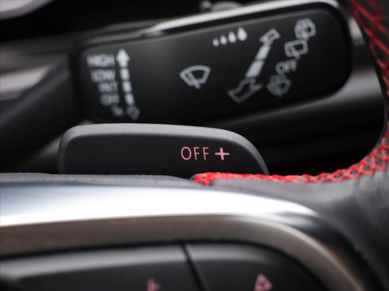 Volkswagen Polo 2,0 TSI GTI 147kW DSG LED Beat - fotka 19 z 33