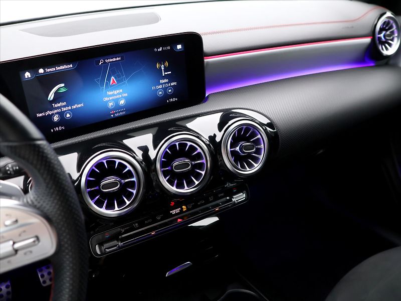Mercedes-Benz CLA 2,0 CDI AMG CZ DPH Navi - fotka 24 z 37