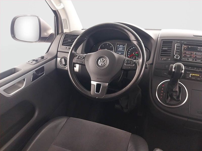 Volkswagen Multivan (2014) Highline 2.0 TDI 4Motion, ČR - fotka 7 z 22