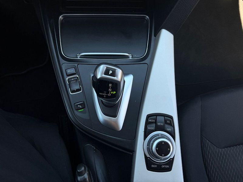 BMW Řada 3 (2017) 2.0D 110kW/Full Led/1MAJ/Navi - fotka 33 z 34