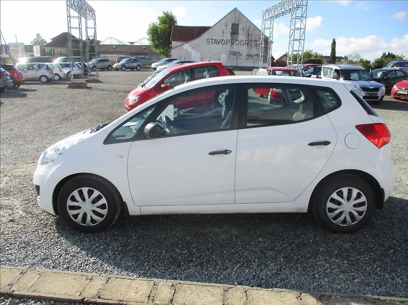 Kia Venga 1,4 i, klima,servis,2.maj,CZ, - fotka 8 z 39