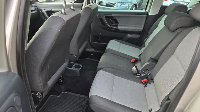Škoda Roomster 1.4 16V ACTIVE +EDITION 1.MAJ. - fotka 17 z 35