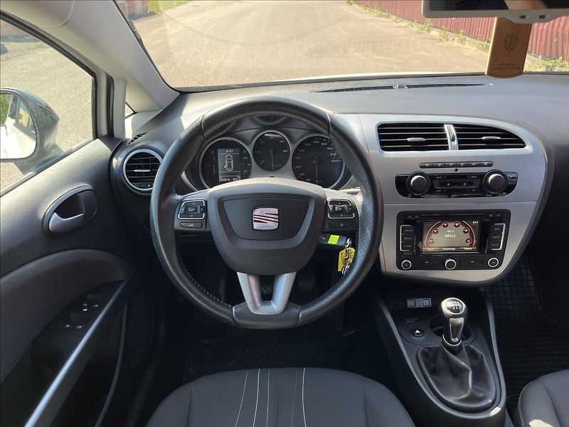 Seat Leon 2,0 TDi STYLE ROZVODY KLIMA - fotka 14 z 37