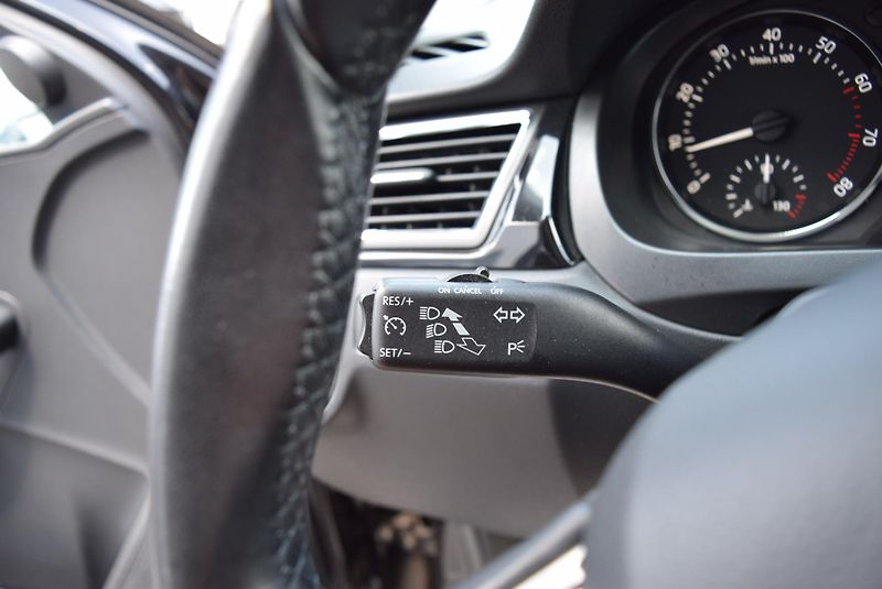Škoda Rapid (2014) 1.2TSI 77kw ELEGANCE XEN ALU  - fotka 28 z 48