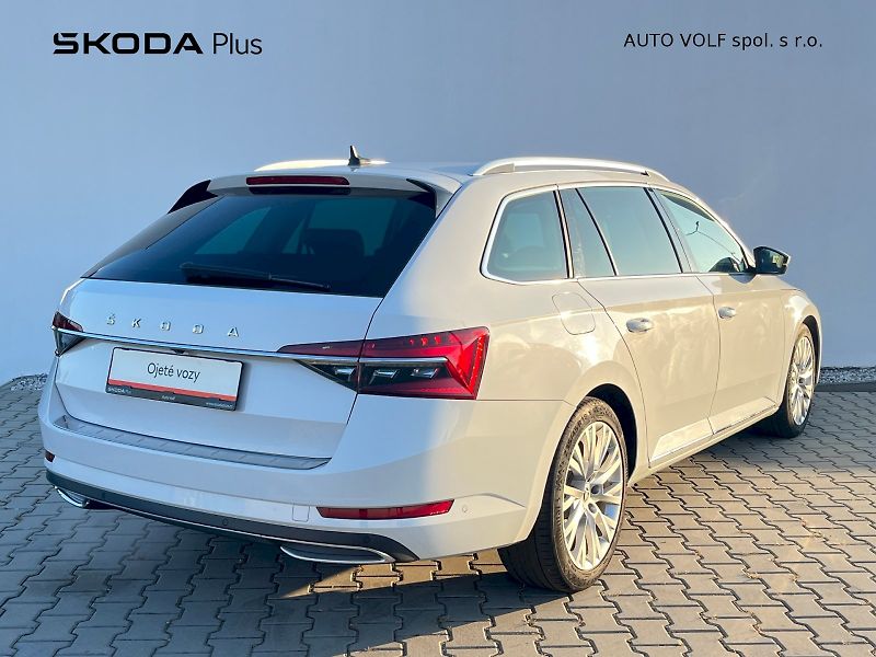 Škoda Superb (2023) L&K 2.0TDi 4x4 147kW 7°automat - fotka 2 z 31