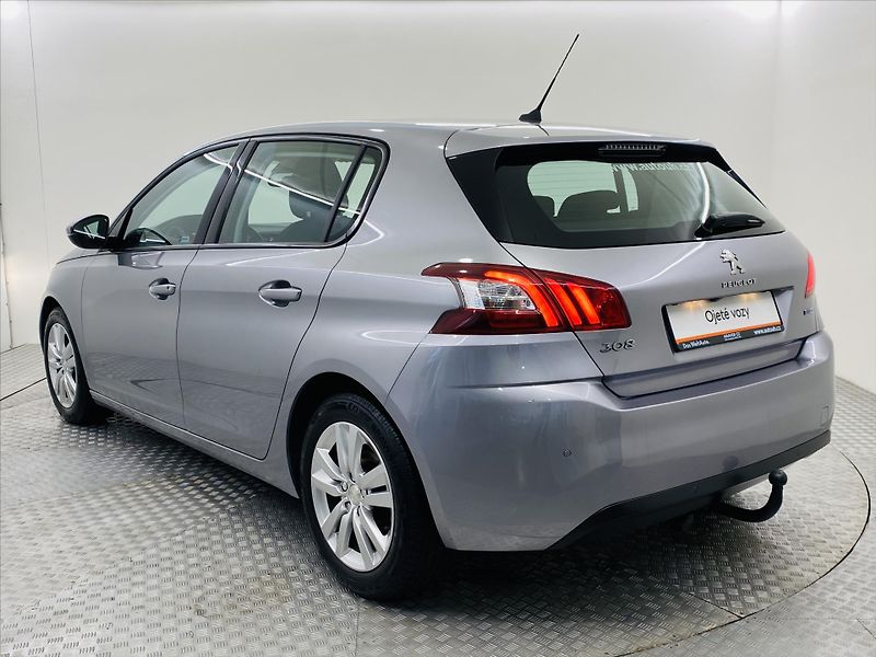 Peugeot 308 1,2 PureTech 60kW Active - fotka 25 z 28