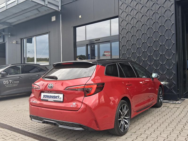 Toyota Corolla GR DYNAMIC JBL 2.0 Hyb. 144 kW - fotka 3 z 31