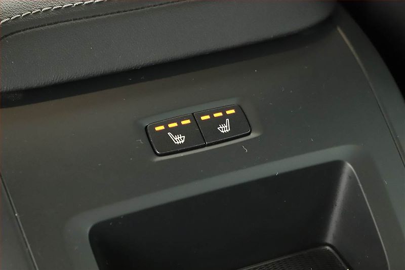 Volvo S60 (2023) B4 - fotka 13 z 20