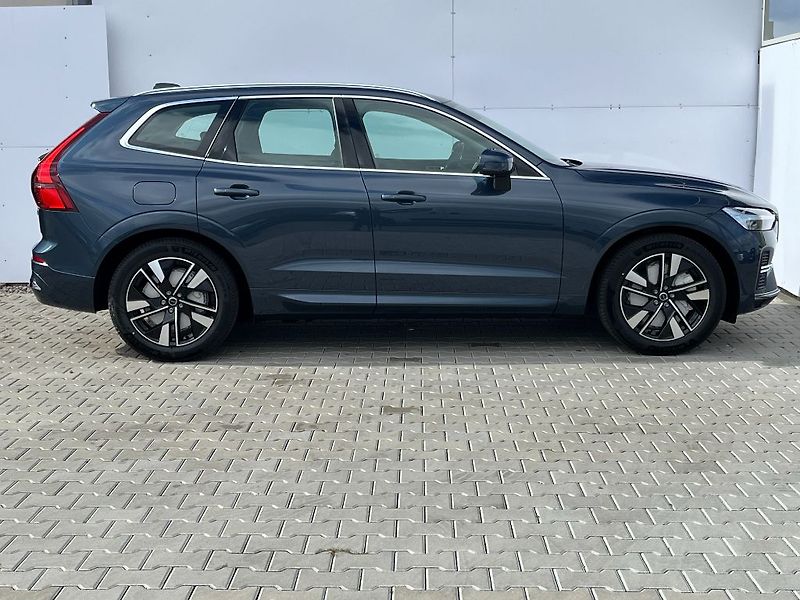 Volvo XC60 PLUS BRIGHT B5 AWD 184kW - fotka 6 z 31