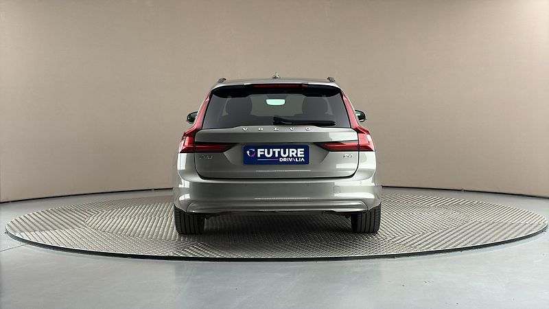 Volvo V90 2.0 B4 AUT Momentum Pro - fotka 5 z 30