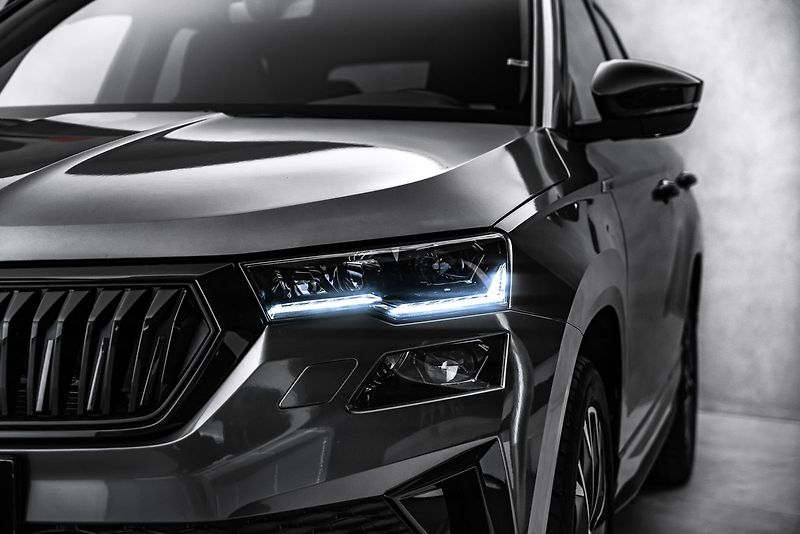 Škoda Karoq 1,5TSI SPORTLINE DSG 13.700Km - fotka 9 z 23