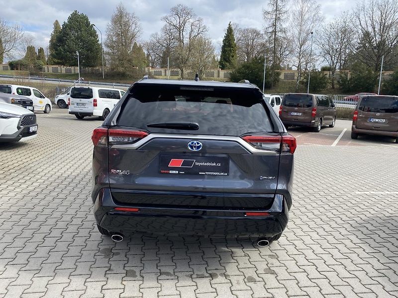 Toyota RAV4 2.5 Plug-in Hybrid Executive - fotka 4 z 28