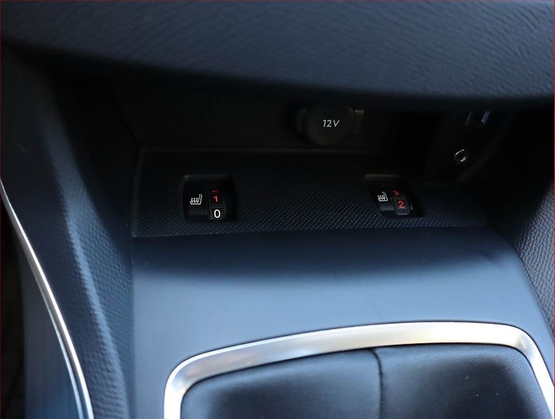 Peugeot 308 (2016) Allure 1.6 BlueHDi, Automat - fotka 22 z 22