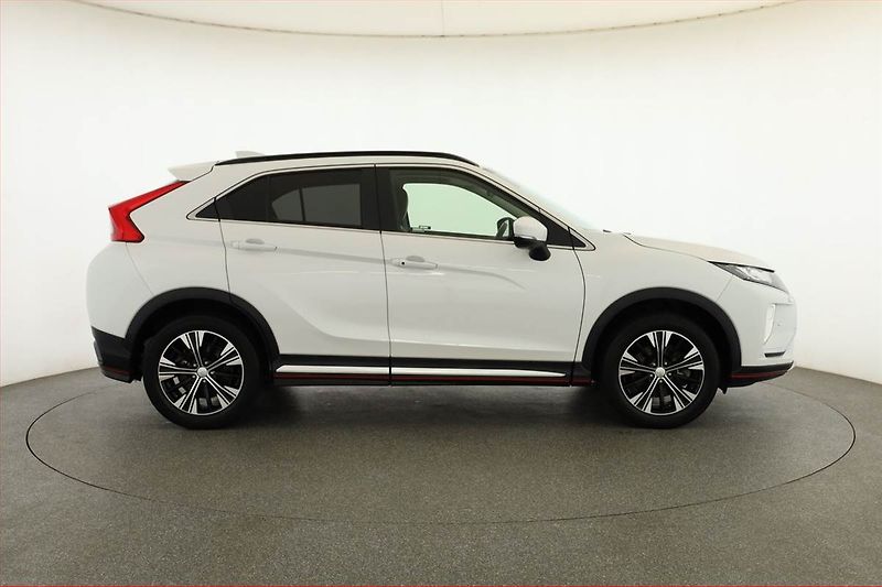 Mitsubishi Eclipse Cross (2018) 1.5 T-MIVEC, 4X4, Automat - fotka 6 z 17