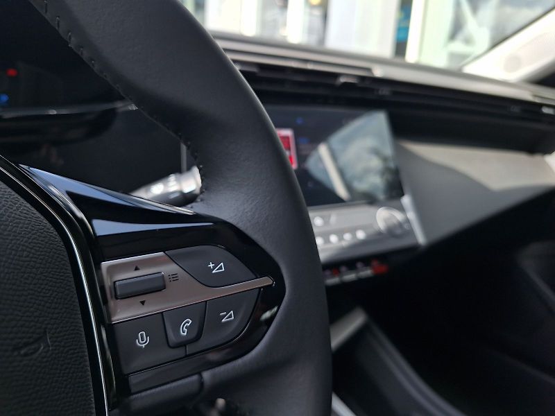 Peugeot 308 (2026) 308 STYLE Hybrid 145 e-DCS6 - fotka 14 z 18