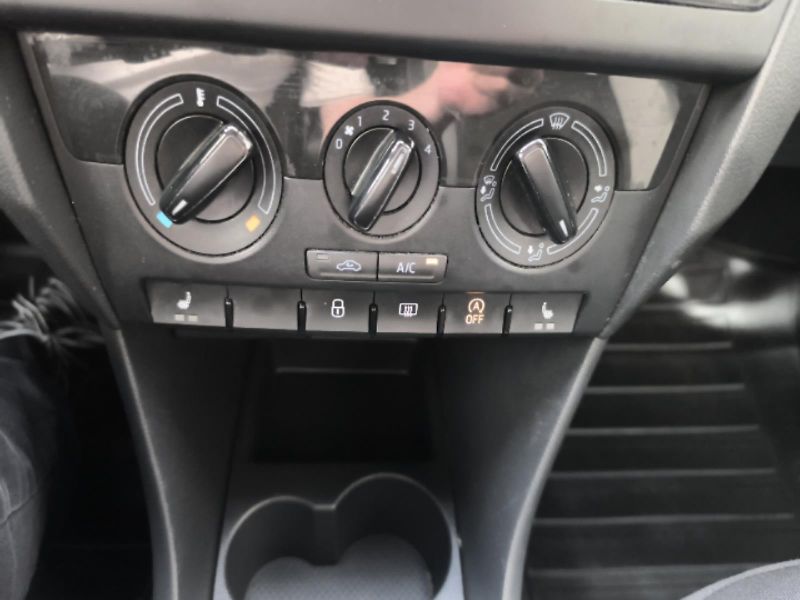 Škoda Rapid 1.0 TSi Ambition - fotka 14 z 23