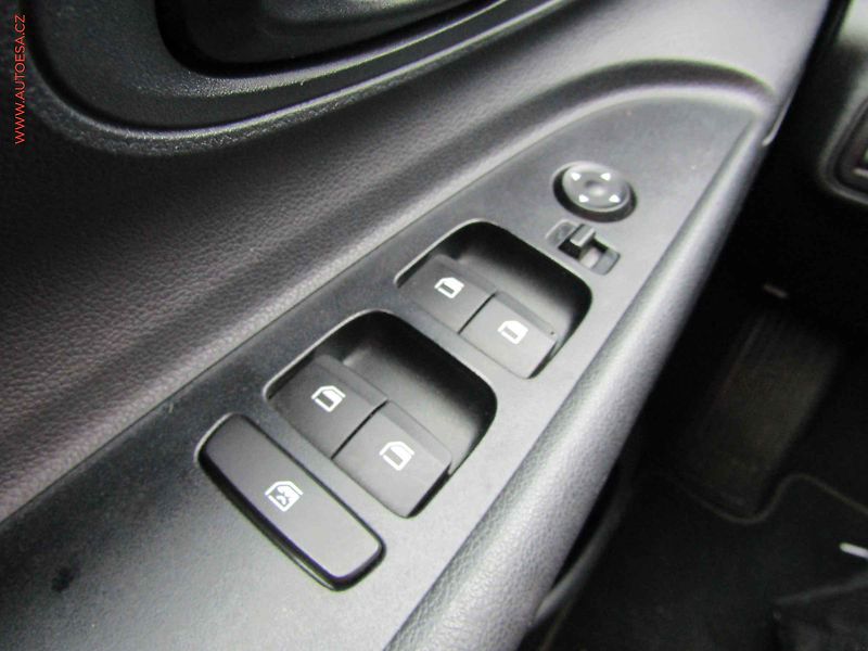 Hyundai i20 (2021) 1.2i, AC - fotka 15 z 19