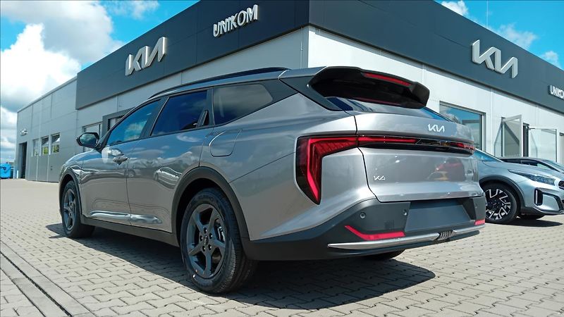 Kia K4 1,6 T-GDi SW 7DCT EXCLUSIVE 11 - fotka 5 z 10