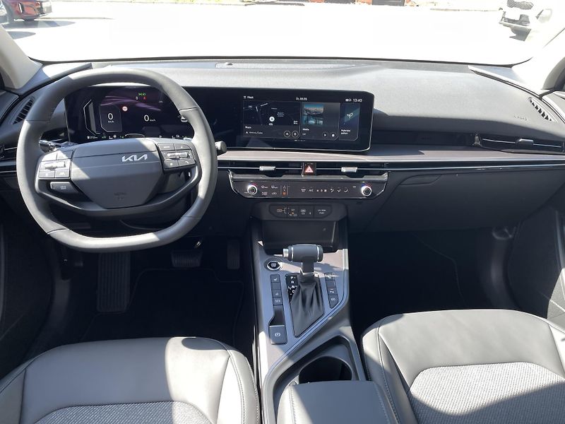 Kia Niro (2026) 1,6 HEV 6DCT STYLE 2027 - fotka 12 z 28