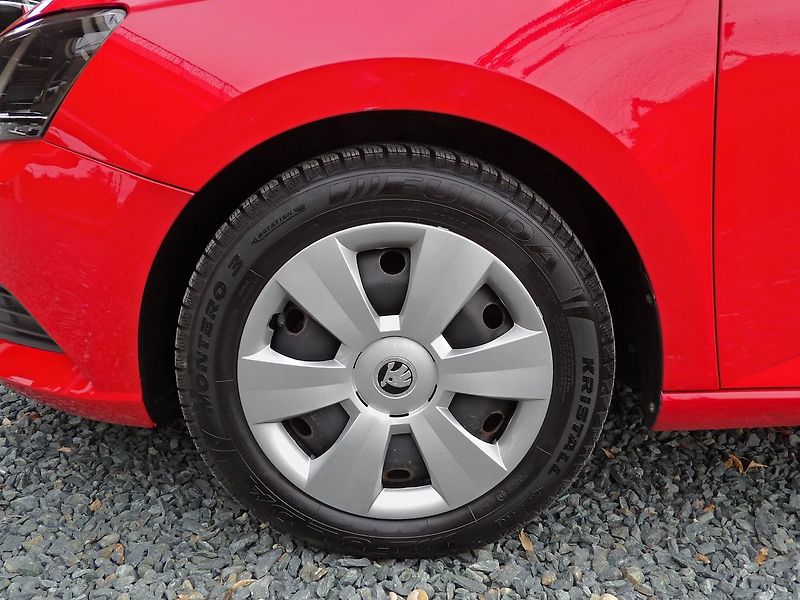 Škoda Fabia 1.0MPi Ambition Auto AC - fotka 26 z 30