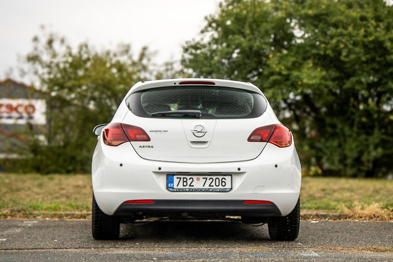 Opel Astra - fotka 6 z 22