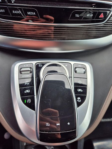 Mercedes-Benz Třídy V d Avantgarde L 4MATIC, CZ, taž - fotka 29 z 32