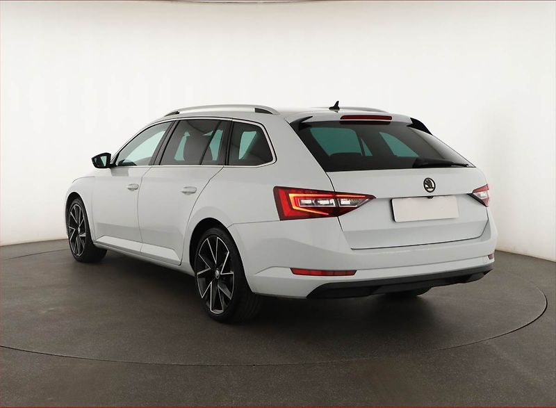 Škoda Superb (2016) Style 2.0 TDI, Navi, Bi-Xenony - fotka 4 z 19